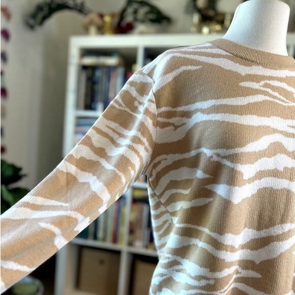 NWT DAILY RITUAL Tan Zebra Print Sweater Size M Casual Indie Hipster Preppy Fall - Picture 3 of 10